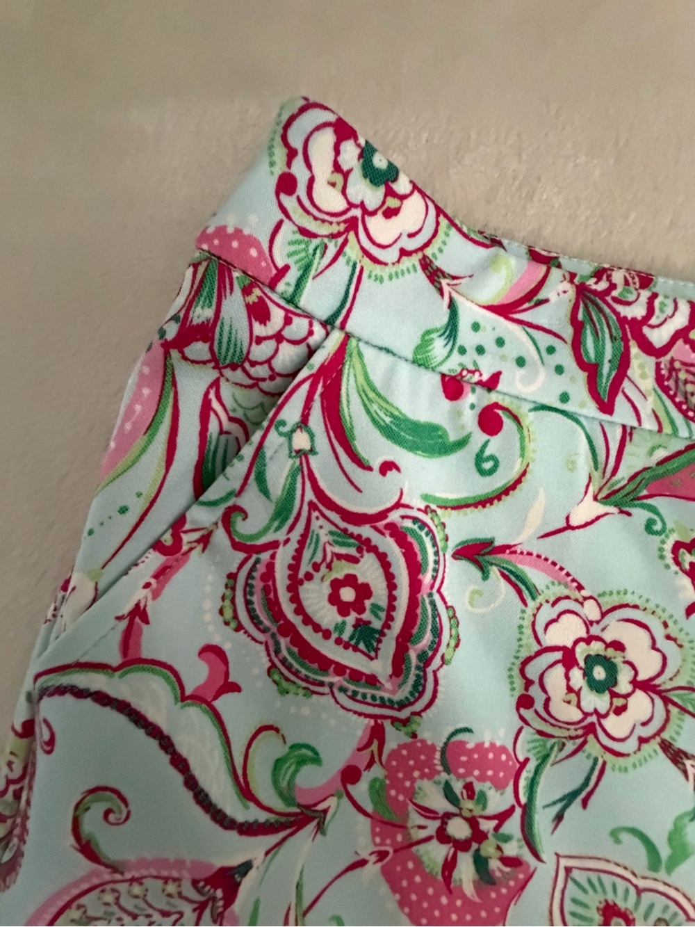 Dear Scarlett NWT Sun Cool Multi Color Stretch Floral Paisley Shorts - Picture 10 of 16